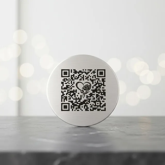 QR-Code-Plakette mit Herz und Rose für Grabstein